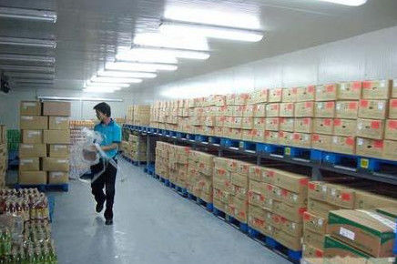 Passeggiata ad angolo retto SS304 nella stanza industriale del congelatore del pannello di Coldroom 200mm